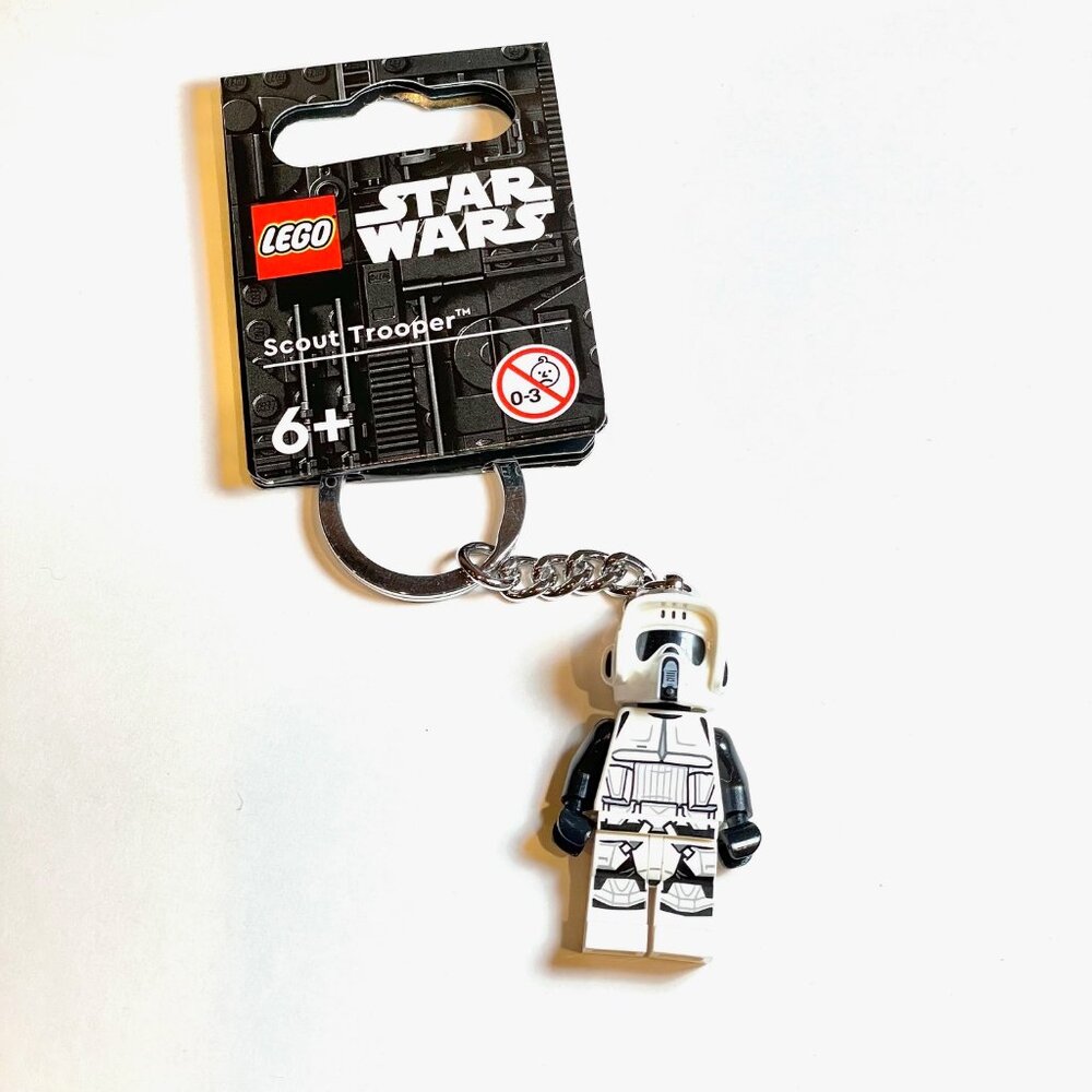 New LEGO 854246 Star Wars Scout Trooper Minifigure Keychain NWT in Hand